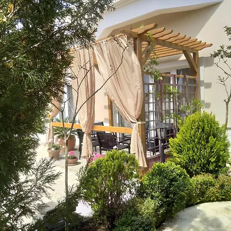 Gregovica Apartman *